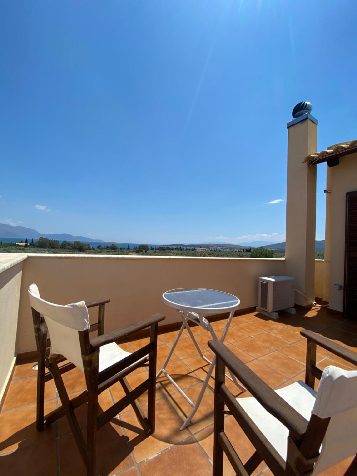Georges Villa Galaxidi, Family, Pool And Garden Luaran gambar